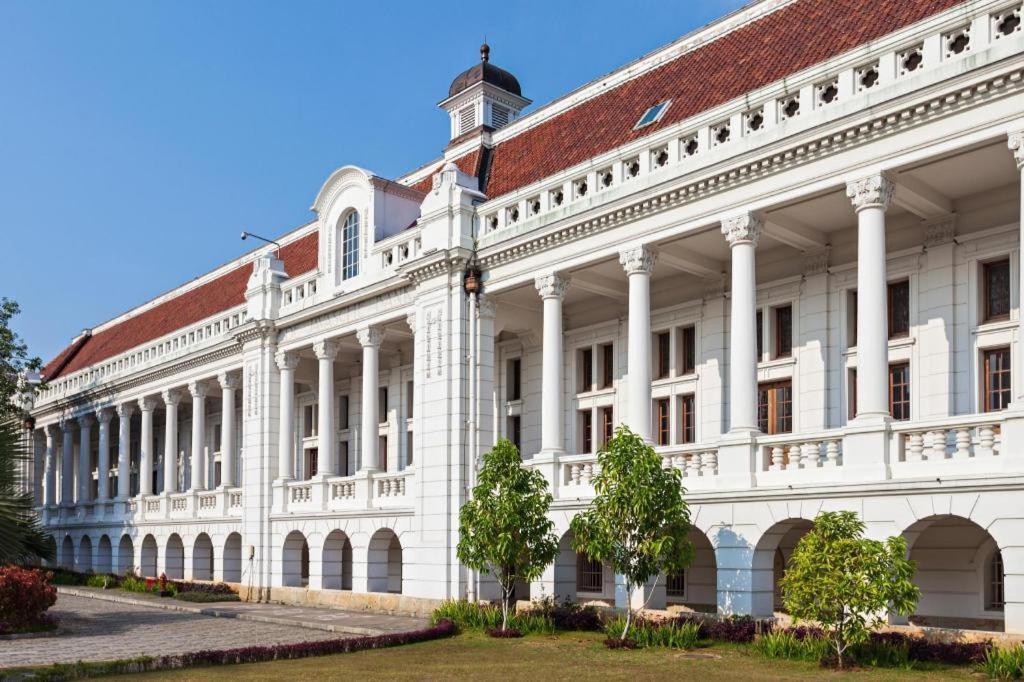 Hotel 88 Grogol By Wh Jakarta Kültér fotó